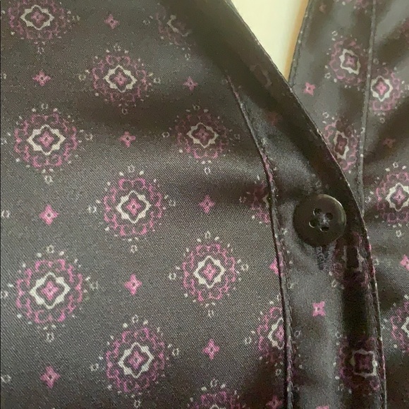 Button down top. Medium. - Picture 3 of 7